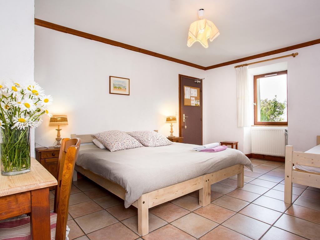 איימה Gite-Auberge De Montvilliers מראה חיצוני תמונה